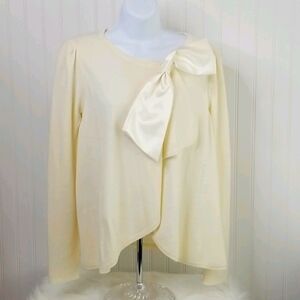 New Maginn Cream Sweater Sz M Lg Bow Dressy